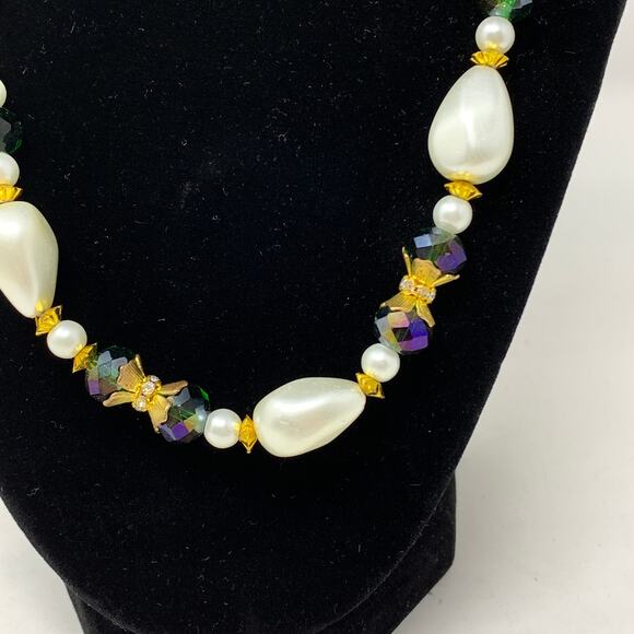 Handmade Artisan Beaded Necklace White Pearlescent Beads Multicolor Gold Tone - Picture 4 of 6
